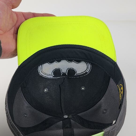 DC Comics Batman Youth OSFM Neon Yellow & Gray Baseball Cap Snapback Hat - Picture 8 of 9